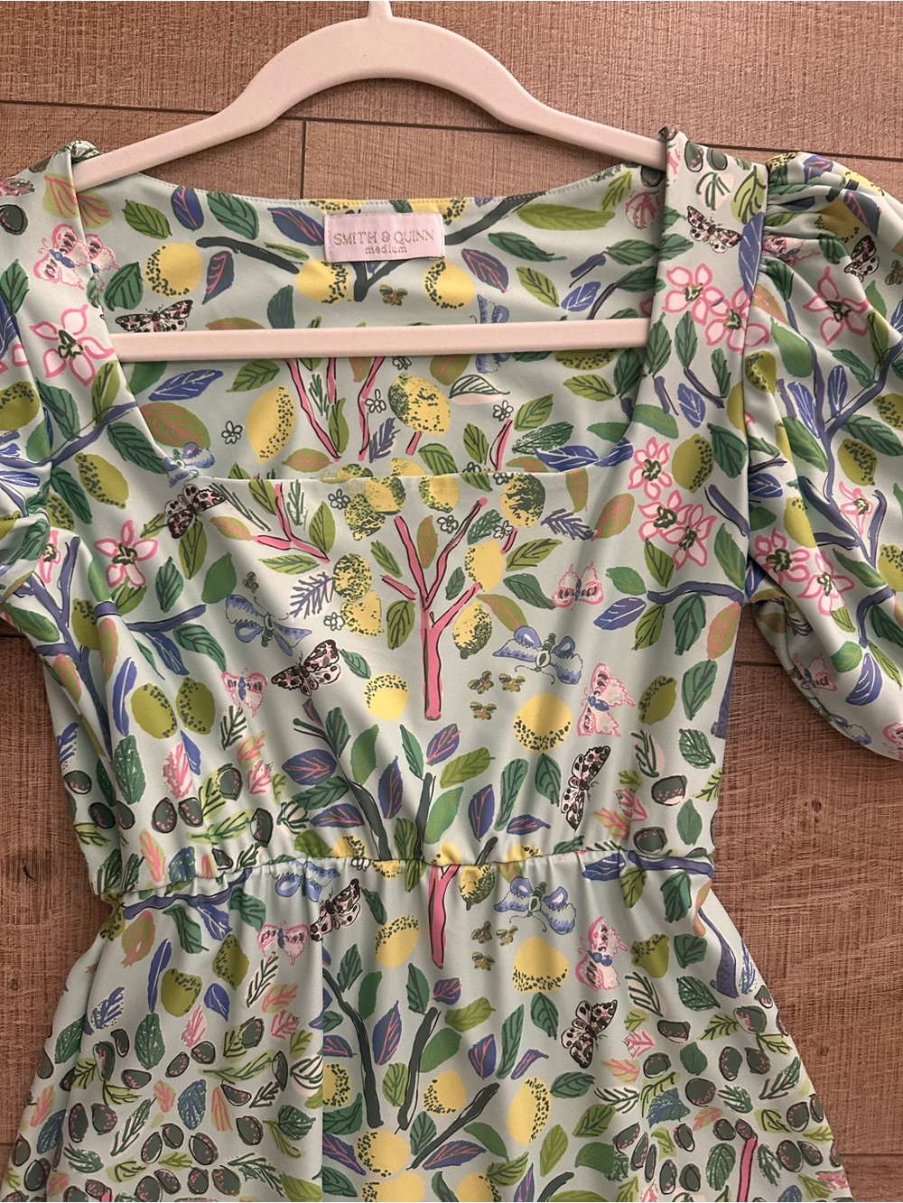 Smith & Quinn Light Green Floral Midi Dress with Puff Sleeves size medium
